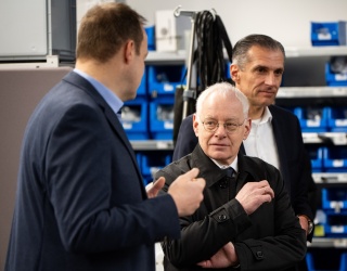 Wirtschaftsminister des Saarlandes Jürgen Barke besucht MEDTRON AG