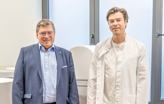 Bernd Schleicher und Dr. med. Michael Ho