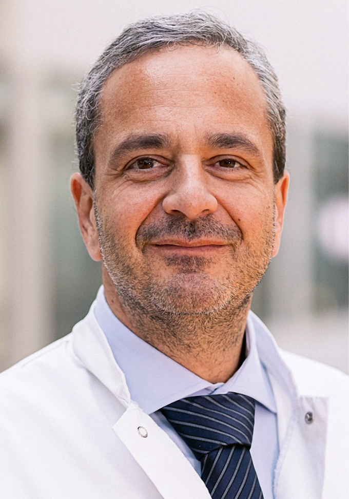 Univ.-Prof. Dr. med. Dr. h.c. (TMA) Andreas G. Schreyer...